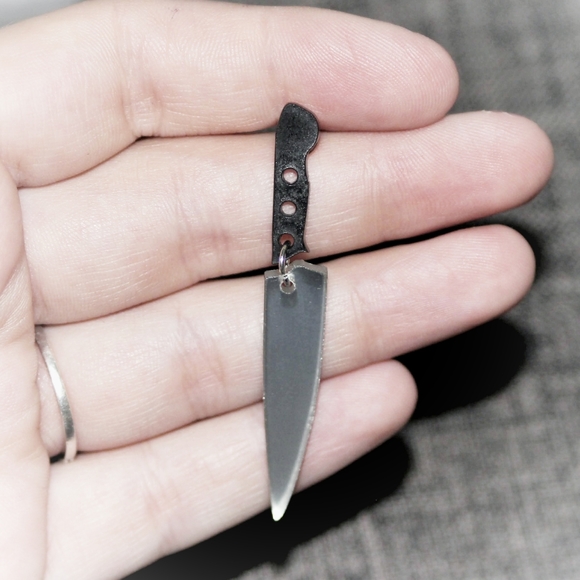 Mirrored silver Knife earrings - Picture 9 of 14